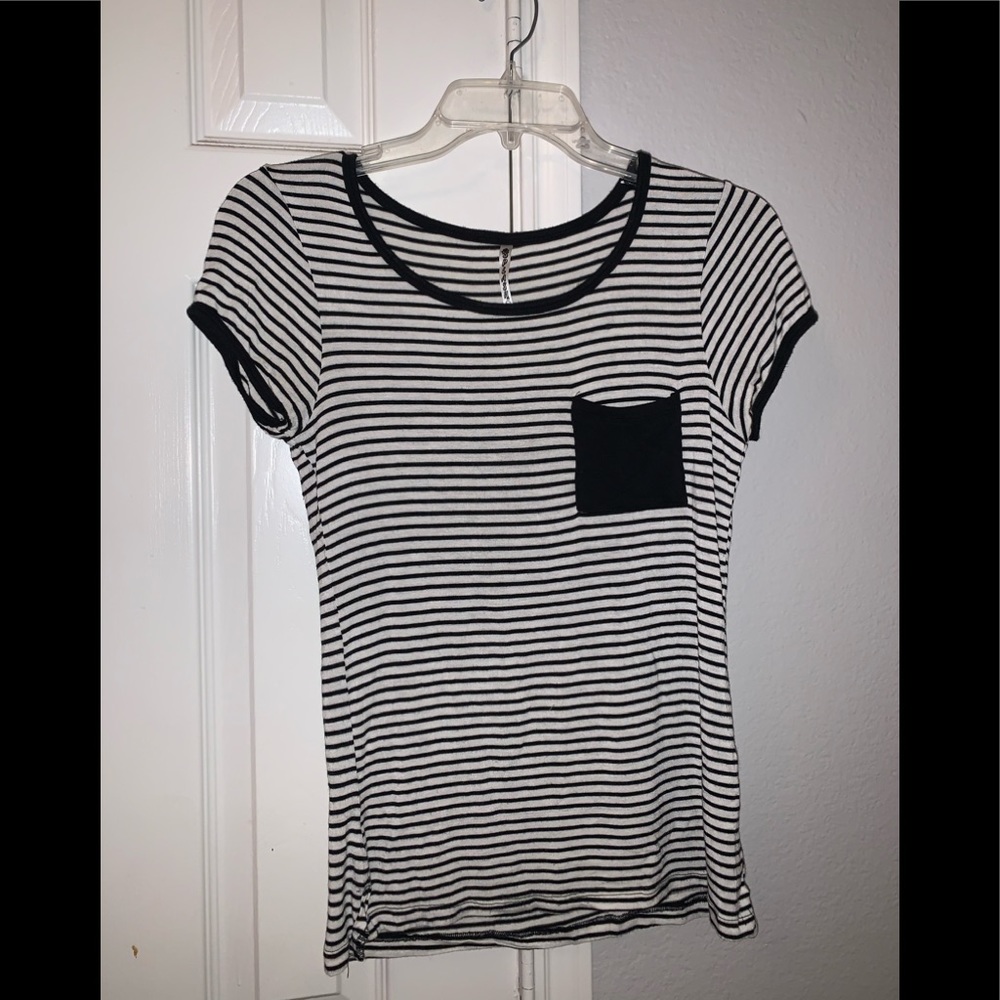 black and white striped t-shirt😎